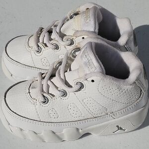 Jordan retro online 9 low white